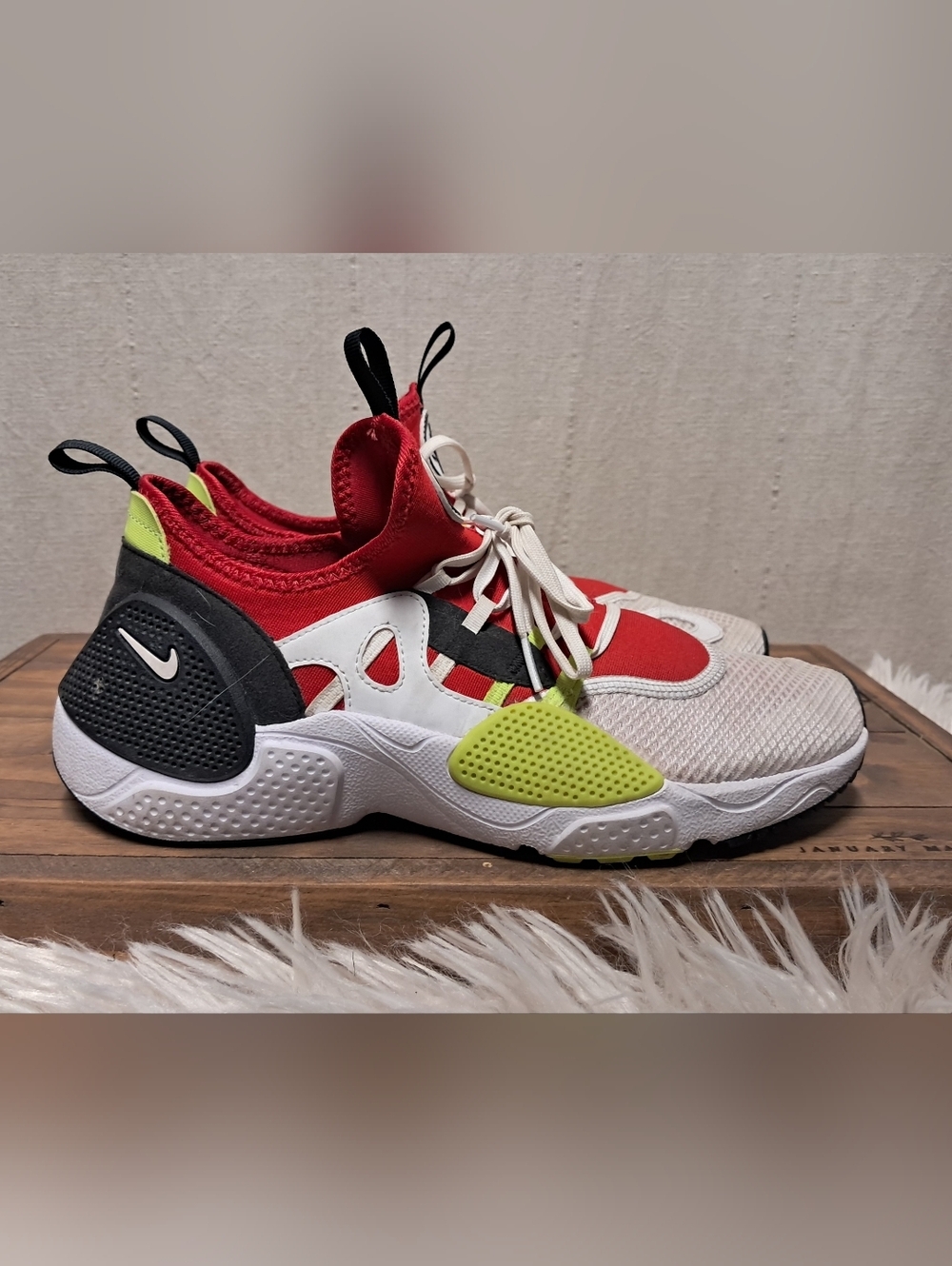 Nike Huarache E.D.G.E. TXT Athletic "Red, White, Volt" Sneakers Size 9 - Picture 3 of 8